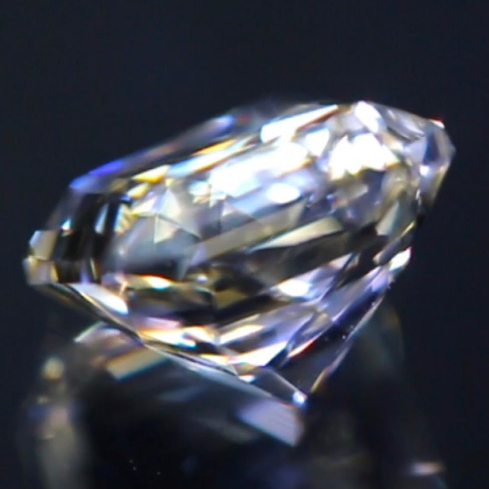 止まらない輝きの中に潜む美しい十字と成長線★ラブラドライト1.56ct 師匠作品✨こちらはクーポンはごめんなさい🙏