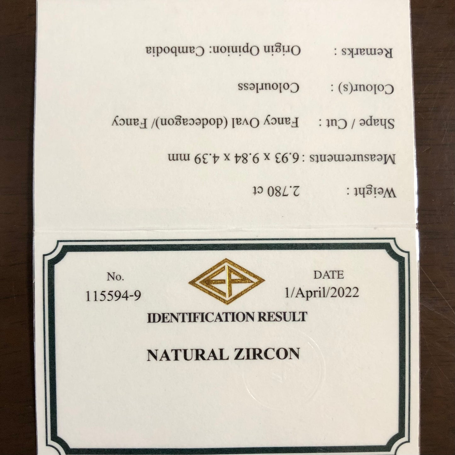 【サイレンタイムセール】凄まじいファイアーを放つクラリティ抜群の美ファンシーオーバル★カラーレスジルコン 2.780ct ピアッちゃん作品