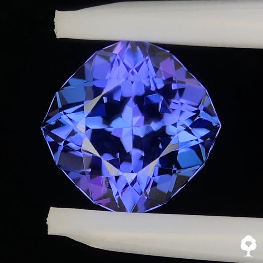 【タンザナイトフェス24h1円オークション】抜群のカット・品質・サイズ・多色感★タンザナイト2.00ct ピアッちゃん作品