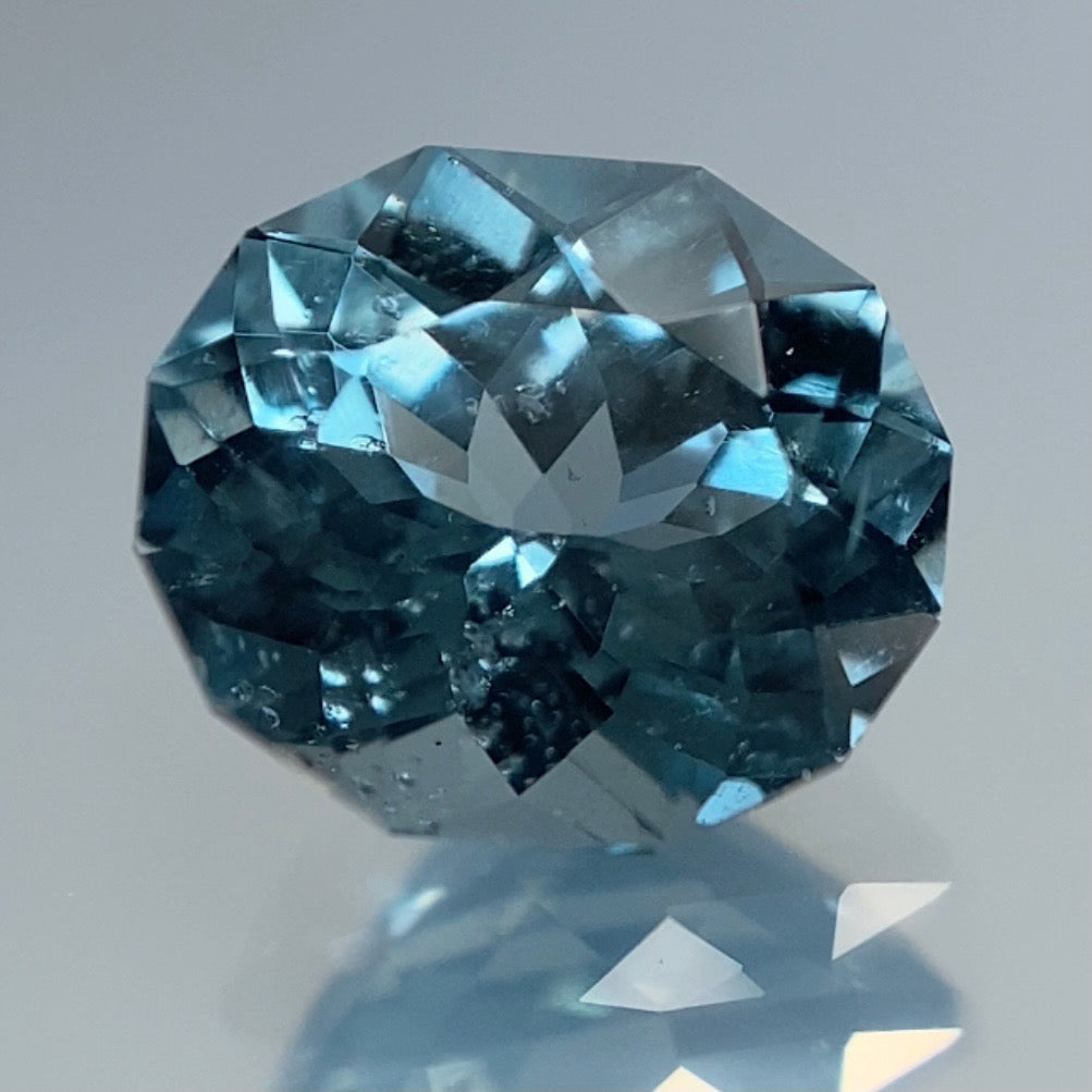 超絶美色グリニッシュブルー0.878ct✨レイ先生作品💎ここに復活!『スピネル博物館』【クーポンはごめんなさい🙏✨】