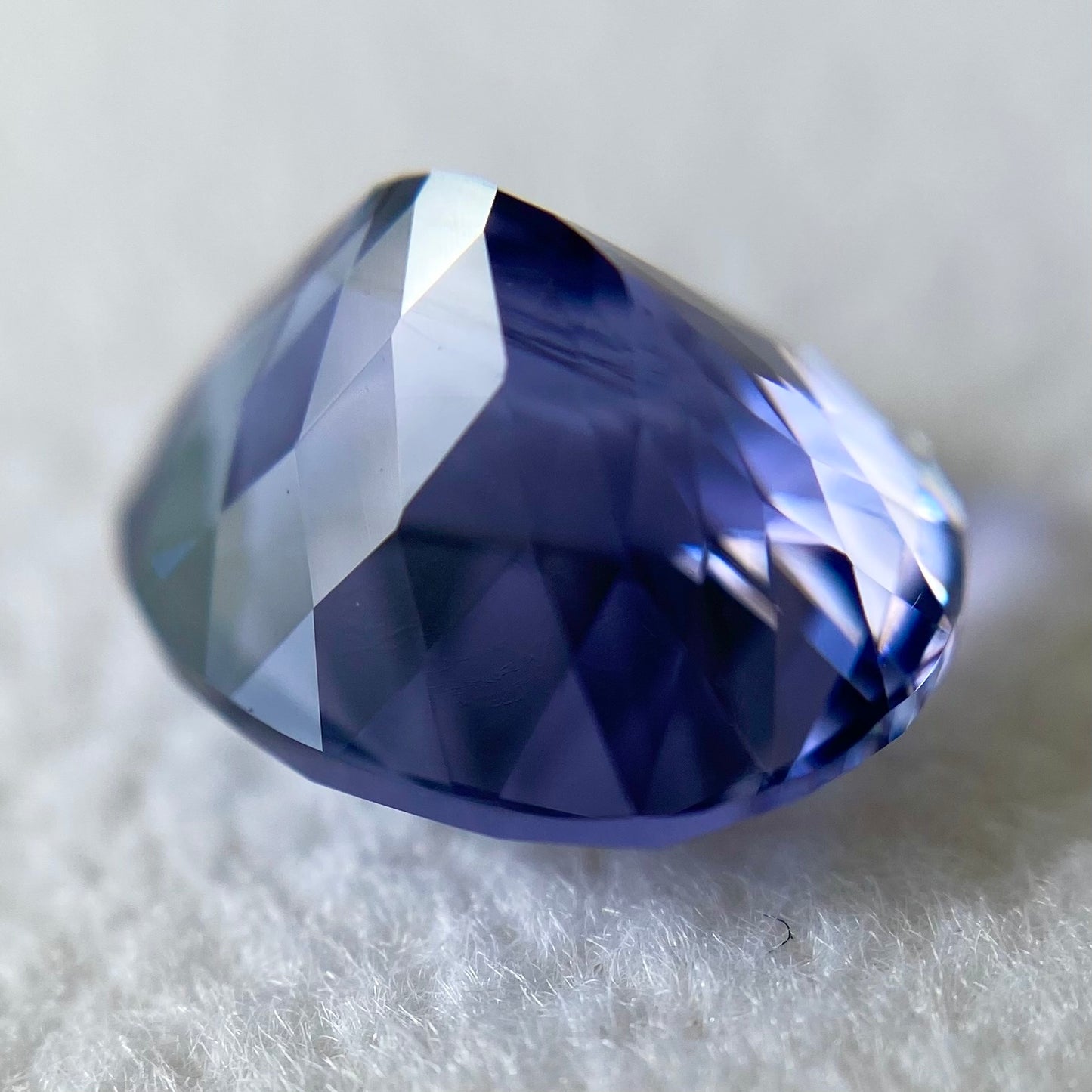 【GW特価】👽ラベンダーカラーが麗しい"究極のオーバル"アイオライト2.30ct ピアッちゃん作品✨