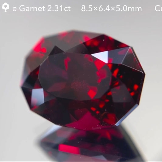 【SOLD OUT】『"ファンシーオーバル12"ロードライトガーネット2.31ct ピアッちゃん作品
