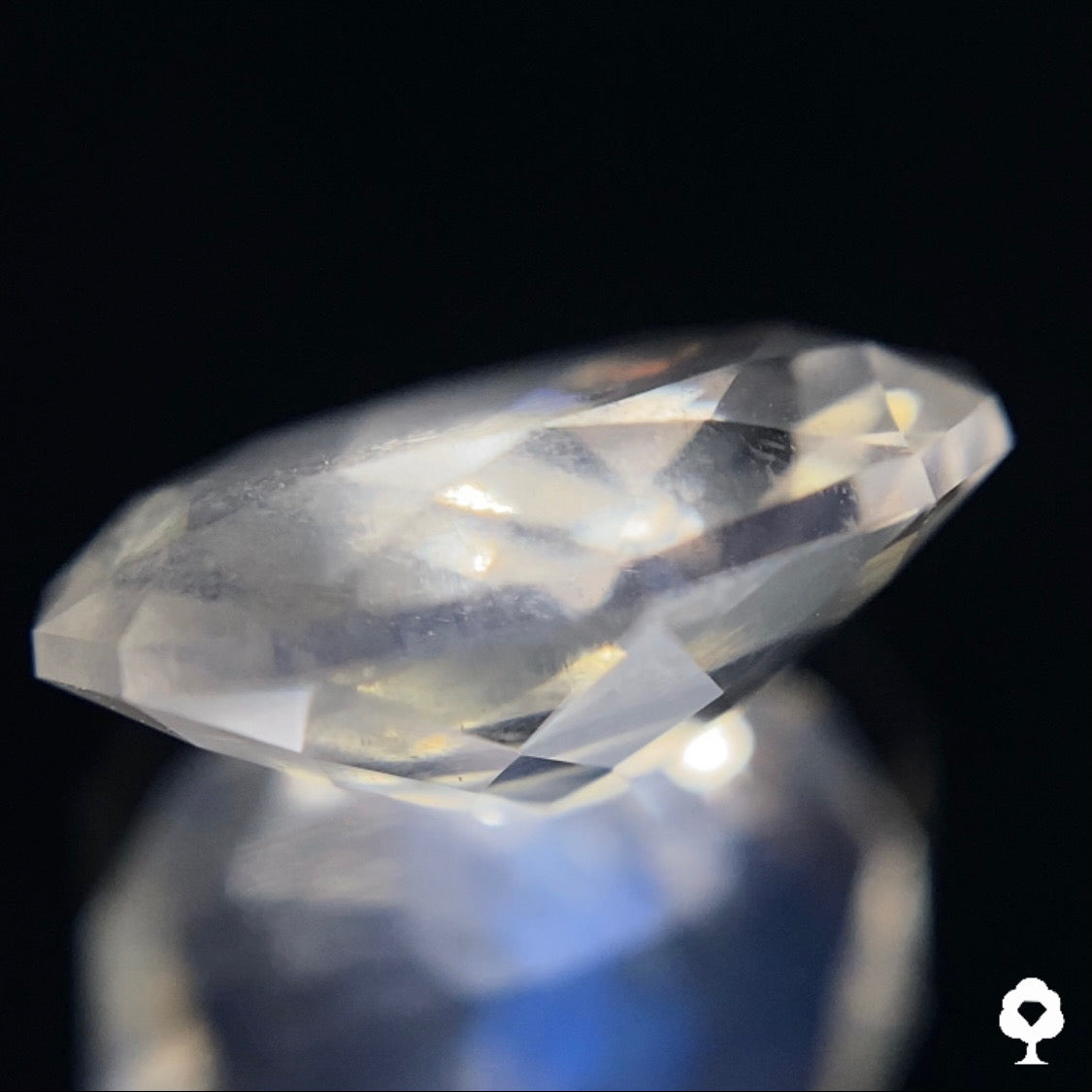 【24時終了‼️サンドウィッチオークション】完璧なカットに仕上げられたラインインクルと溢れるブルーシラー★ムーンストーン1.432ct ピアッちゃん作品