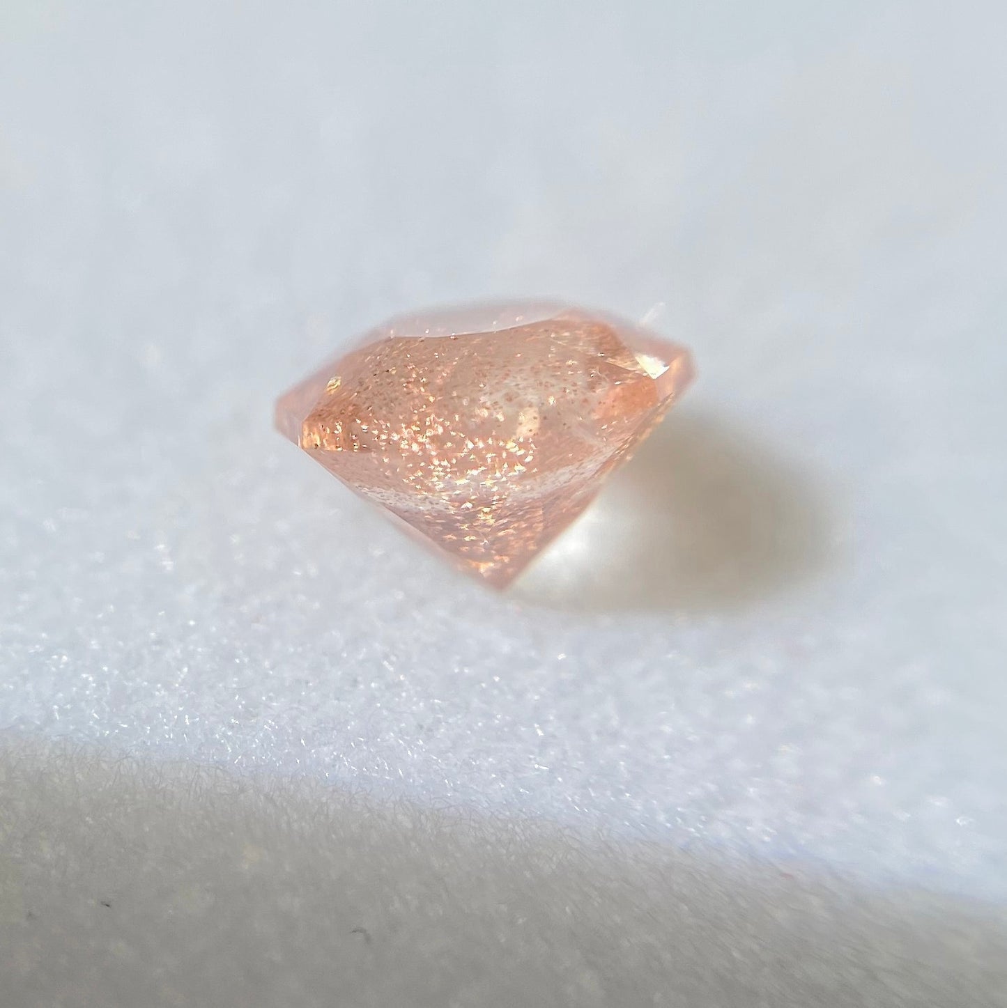 💖お待たせしました❣️ファンシーラウンドのオレゴンサンストーン0.39ct(テーブルからはみ出るシラー🙈💓)☀️💎ピアッちゃん作品【4/30チハルーム】GW特別特価❗️