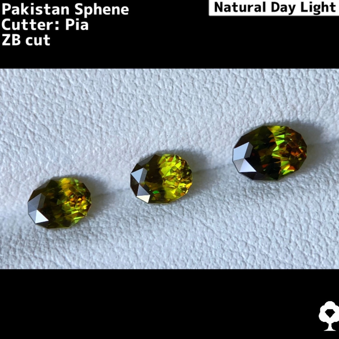 ③ パキスタンスフェーン0.54ct【ZB cut】青み強いグリーンとレッドファイアーのコンビがたまらない🔥