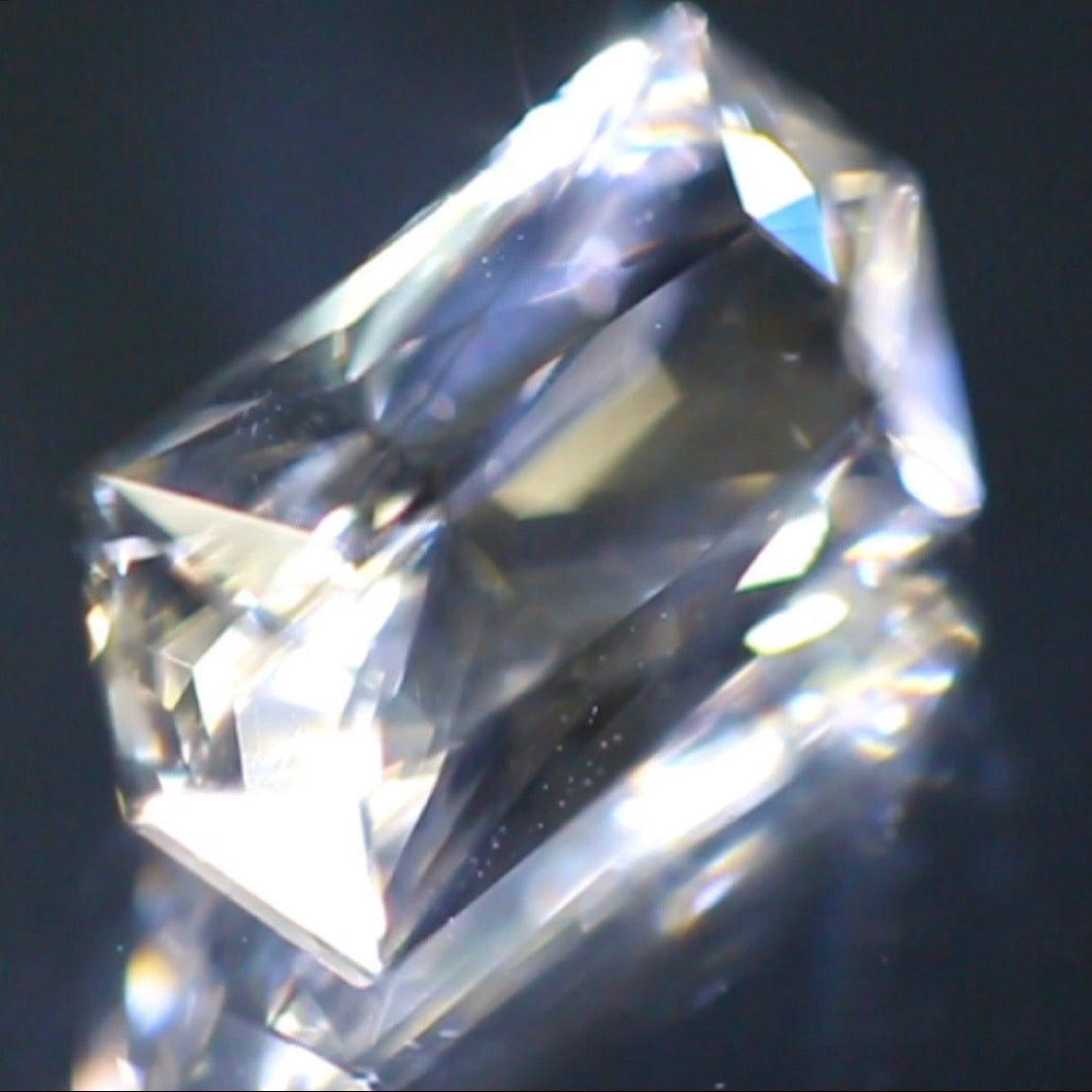 鋭いキラキラが大人気の蝶ネクタイ型カット★ラブラドライト1.77ct ピアッちゃん作品✨こちらはクーポンはごめんなさい🙏
