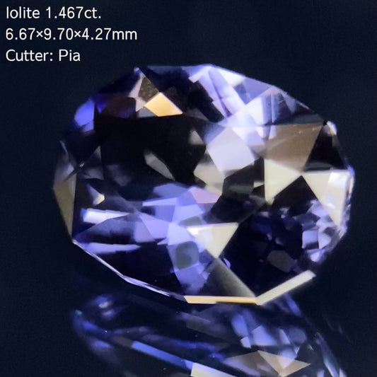 【ご落札者さま専用】アイオライト1.467ct. ピアッちゃん作品