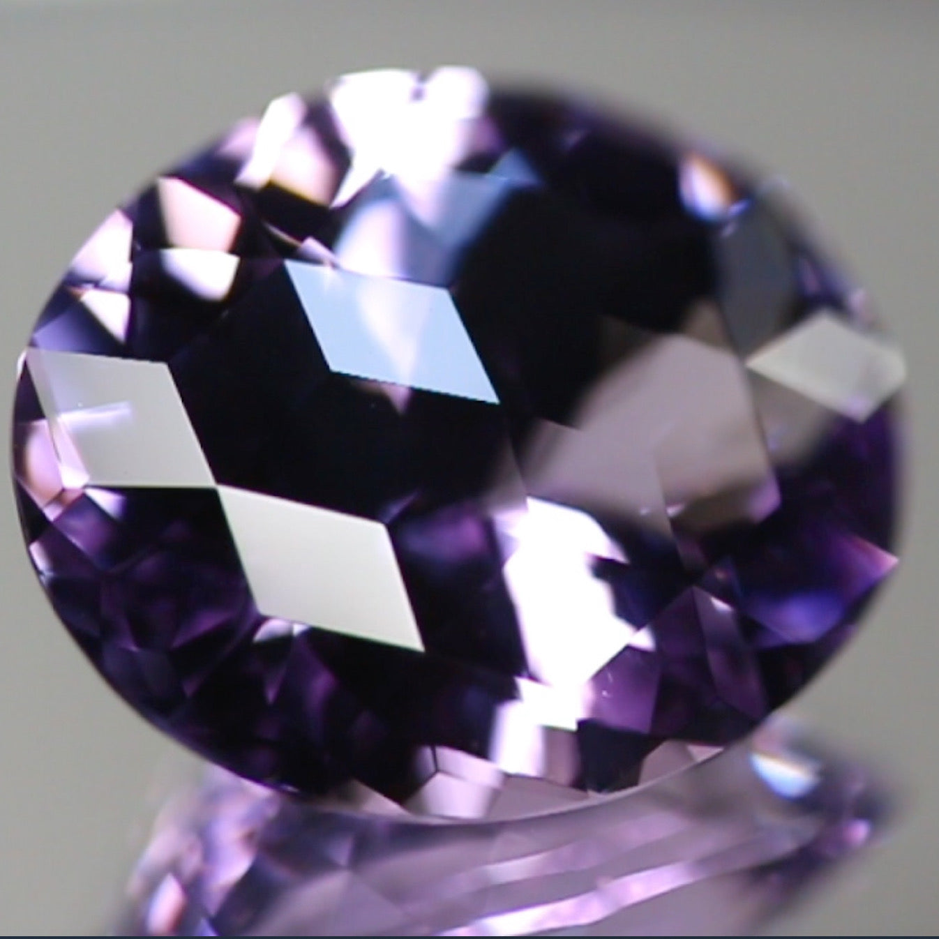【SOLD OUT】可愛い色合いながら迫力満天のキューブスターオーバル★アメジスト8.80ct/ゲオちゃん作品★お問い合わせ1番乗り価格★