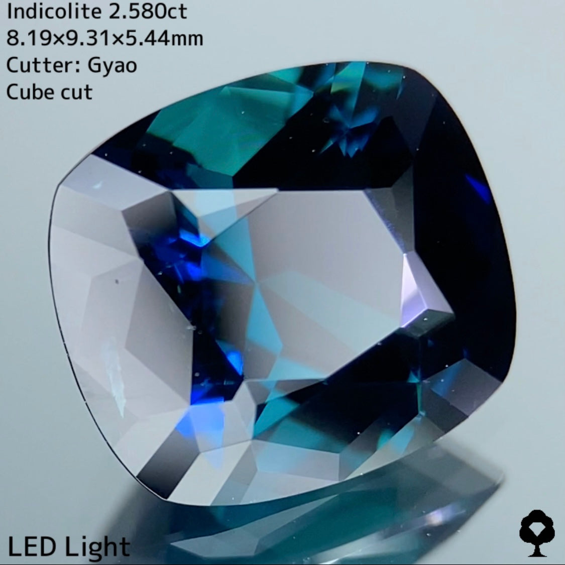 深海の美しさ感じる縁取り変則キューブカット★インディコライト 2.580ct【Cube cut】