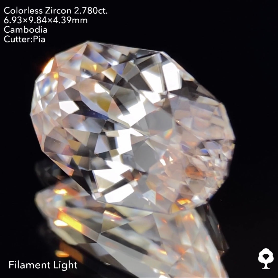 【サイレンタイムセール】凄まじいファイアーを放つクラリティ抜群の美ファンシーオーバル★カラーレスジルコン 2.780ct ピアッちゃん作品