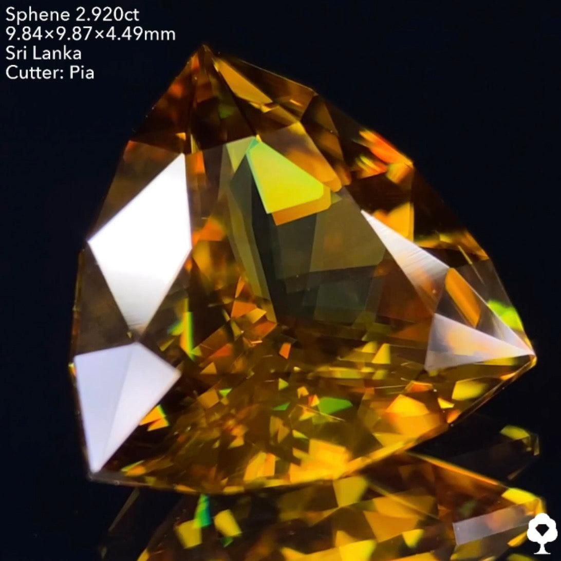 抜群のプロポーションのファンシートリリアント🌈スリランカ産スフェーン2.920ct✨ピアッちゃん作品💎