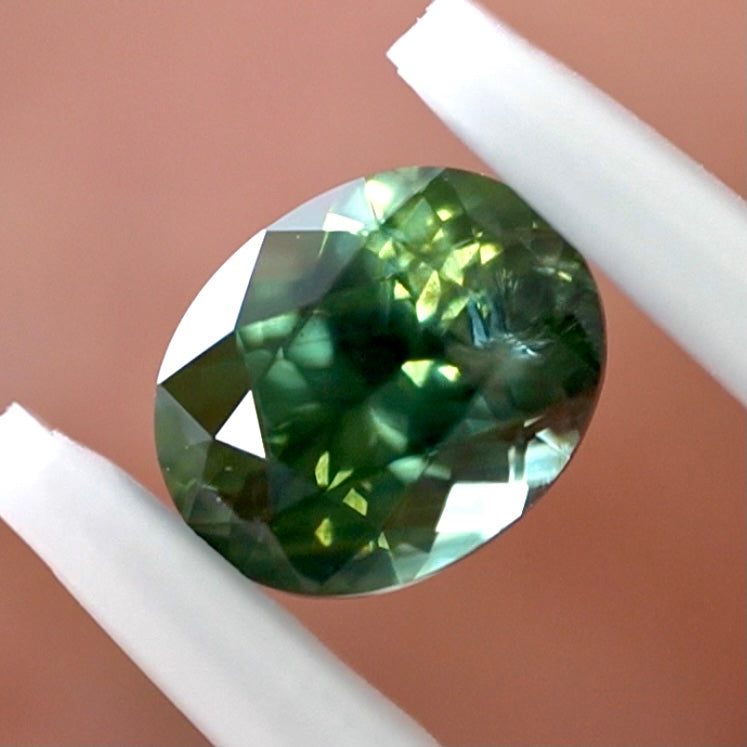 第2スタジオからご紹介✌️ケニア産非加熱サファイア0.653ct💎ピアッちゃん作品