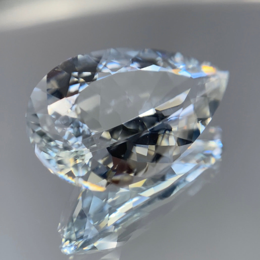 先端の細かい輝きがたまらないピアッちゃんの傑作★ゴッシェナイト2.697ct ピアッちゃん作品