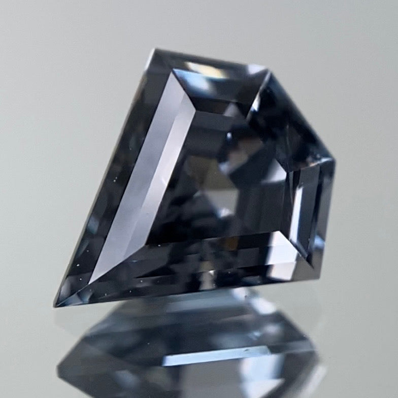 【SOLD OUT】宝石形スピネル0.482ct ピアッちゃん作品 12/30Live