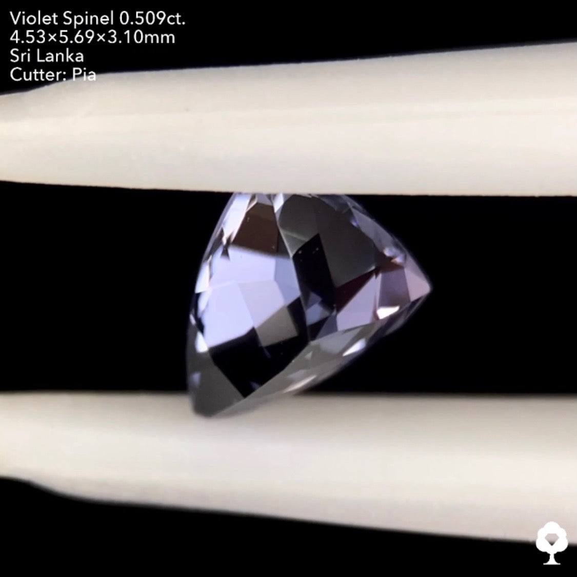 6/17(金)22:00終了‼️メタリックな美しい煌めきを放つ濃色で独特なトリリアント★ヴァイオレットスピネル 0.509ct. ピアッちゃん作品