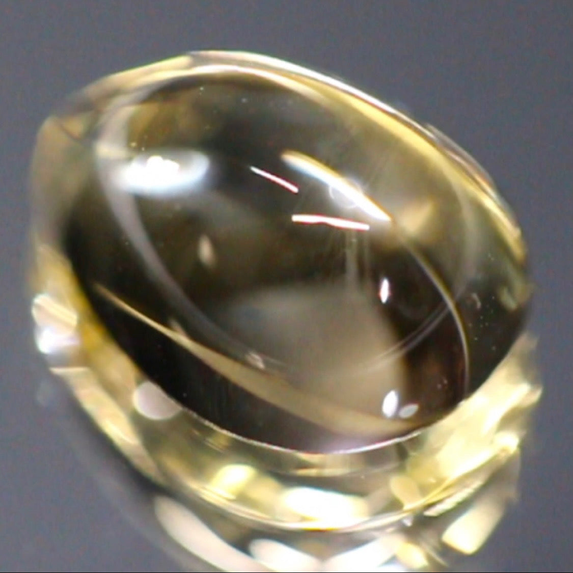 たっぷりとしたボリュームがめちゃ可愛い月の雫★ラブラドライト2.35ct 社長作品✨こちらはクーポンはごめんなさい🙏