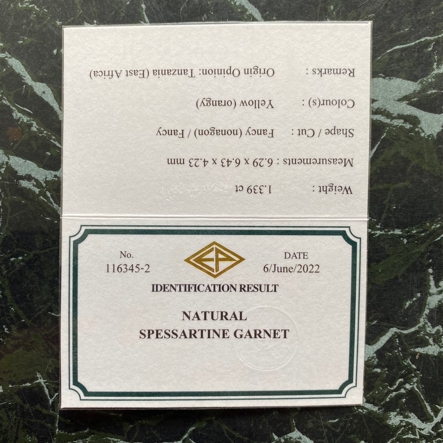 目の覚める鮮やかなオレンジと相性抜群のファンシートリリアント★スペサタイトガーネット1.339ct.ピアッちゃん作品