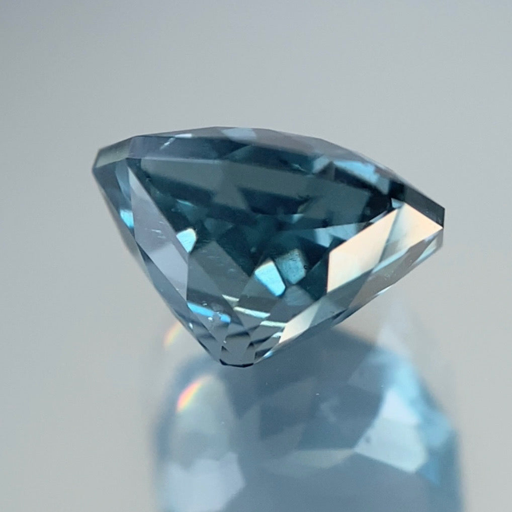 超絶美色グリニッシュブルー0.878ct✨レイ先生作品💎ここに復活!『スピネル博物館』【クーポンはごめんなさい🙏✨】