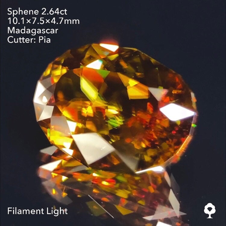 【ご当選者さま専用】渋い地色からの強烈ファイアー🌈マダガスカルスフェーン2.64ct✨💎ピアッちゃん作品