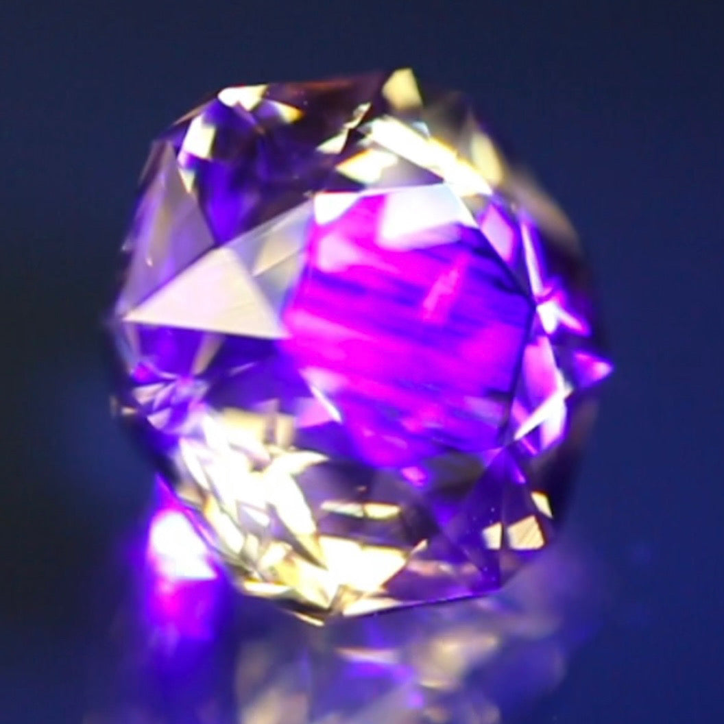 ゲオ仕上げによる信じられない輝きのファンシーヘキサゴン★ラブラドライト2.23ct 師匠作品ゲオちゃん仕上げ✨こちらはクーポンはごめんなさい🙏