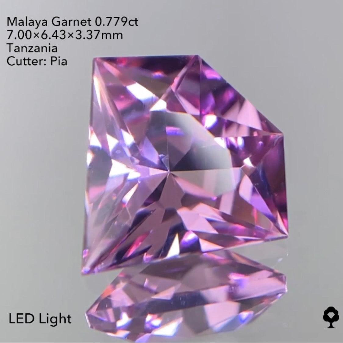 【SOLD OUT】宝石形マラヤガーネット0.779ct ピアッちゃん作品 3/30Live配信作品