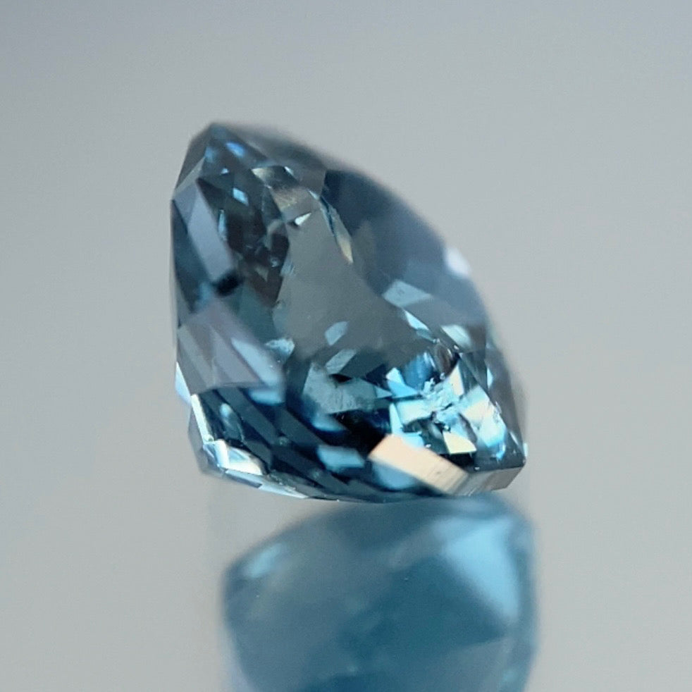 超絶美色グリニッシュブルー0.878ct✨レイ先生作品💎ここに復活!『スピネル博物館』【クーポンはごめんなさい🙏✨】