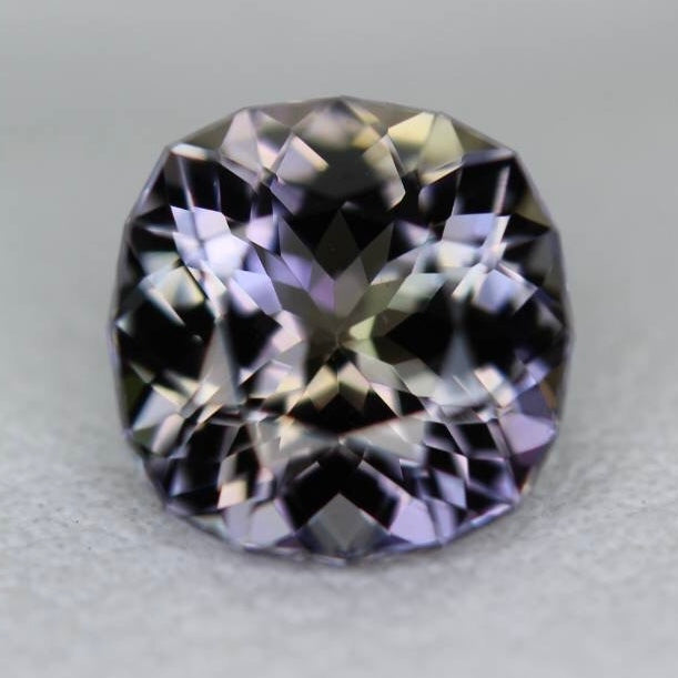 【お客さま専用】奥深いカメレオンカラーがクールかつ華やか★非加熱ゾイサイト1.059ct.