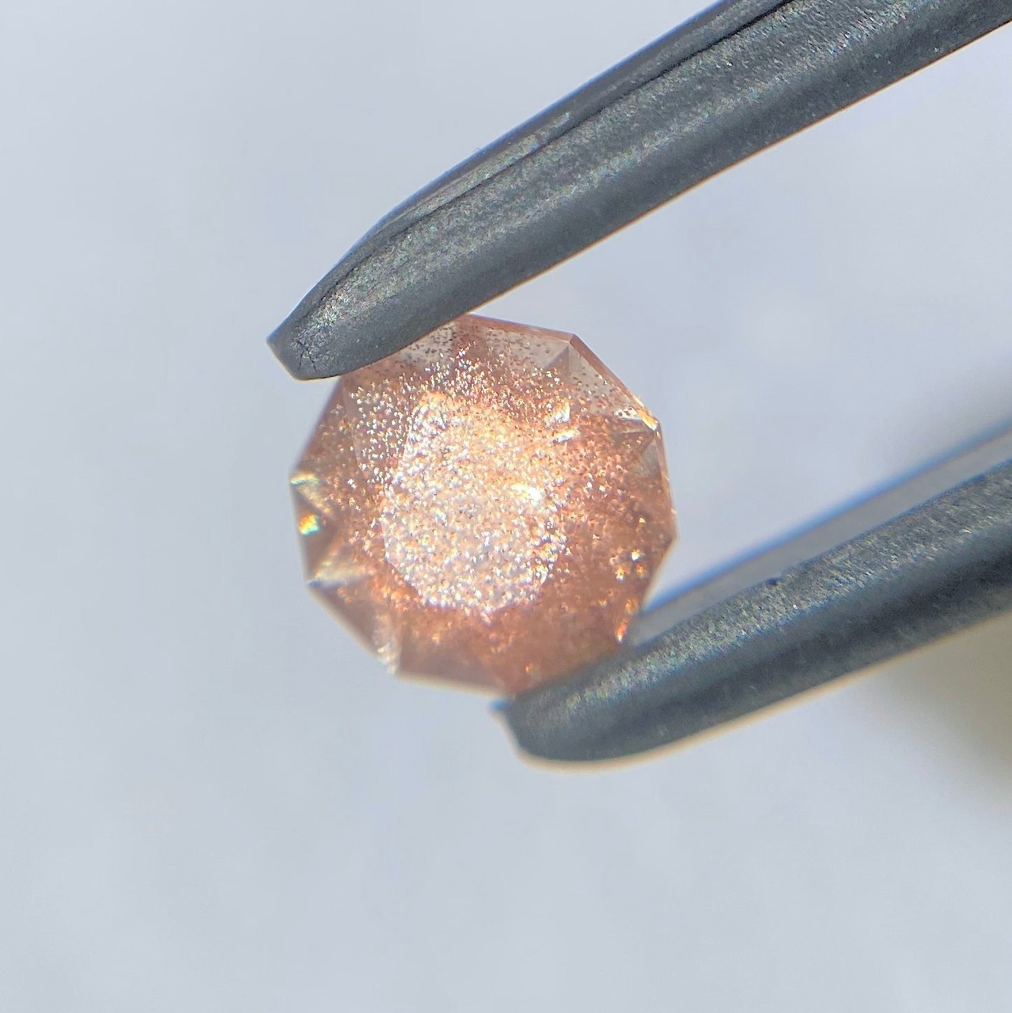 💖お待たせしました❣️ファンシーラウンドのオレゴンサンストーン0.39ct(テーブルからはみ出るシラー🙈💓)☀️💎ピアッちゃん作品【4/30チハルーム】GW特別特価❗️
