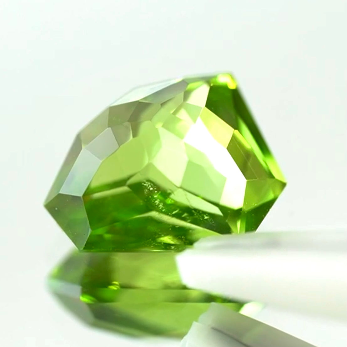 クレイジーカットペリドット3.80ct💎レイちゃん作品