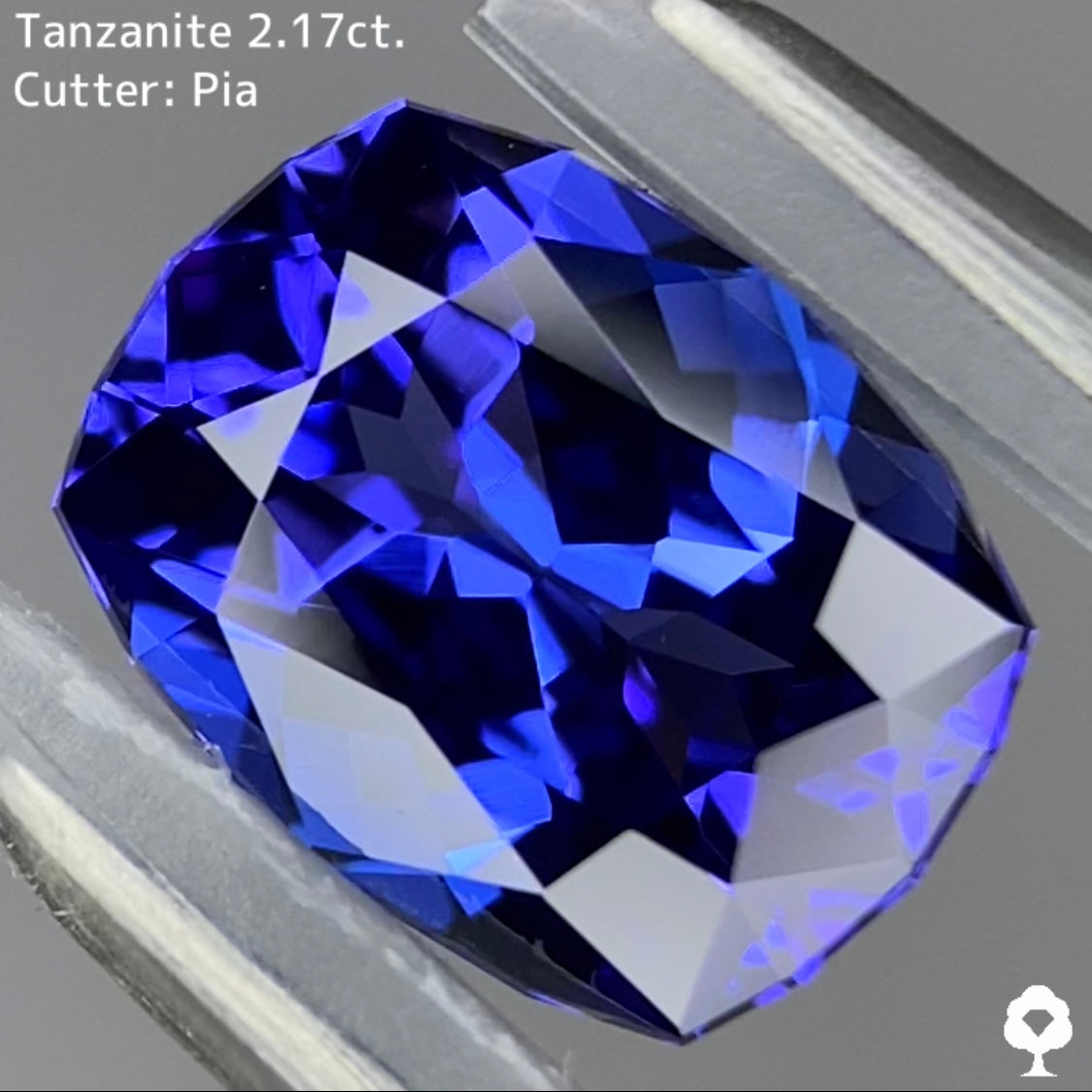 濃美色がたまらないキリッとした抜群のクッション★タンザナイト 2.17ct