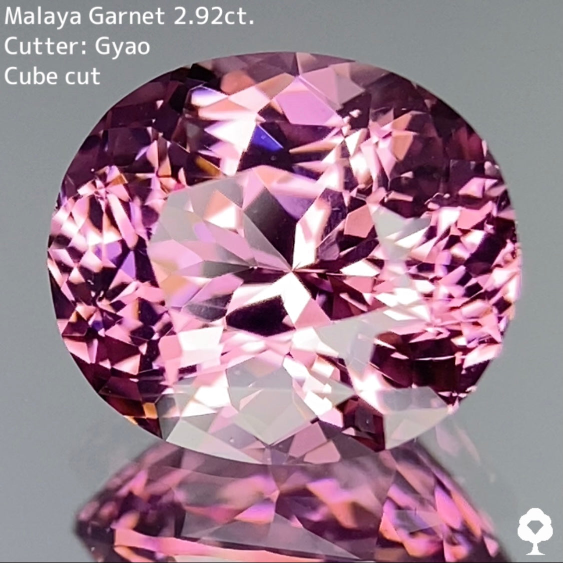 優しく可愛いピンクの細やかで強い煌めきを放つ変則キューブカット★マラヤガーネット 2.923ct【Cube cut】