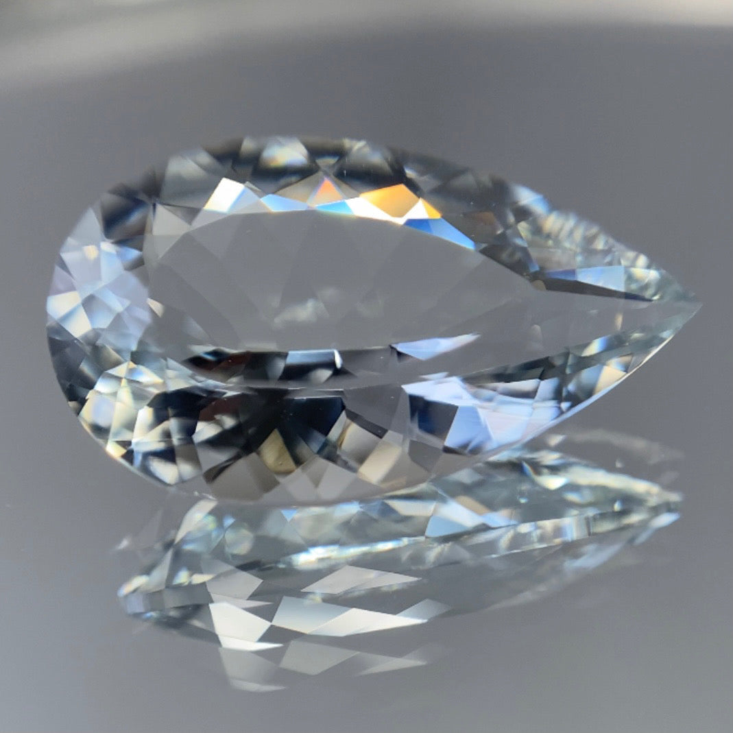 先端の細かい輝きがたまらないピアッちゃんの傑作★ゴッシェナイト2.697ct ピアッちゃん作品