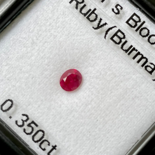 ビルマ産ピジョンブラッドレッドルビー0.350ct💎ピアッちゃん作品