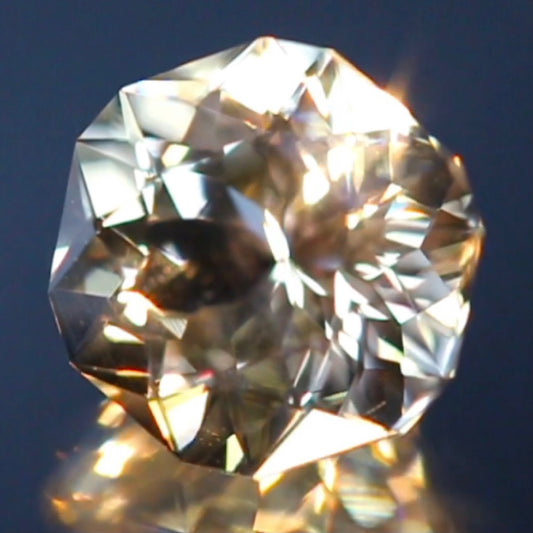 ゲオ仕上げによる信じられない輝きのファンシーヘキサゴン★ラブラドライト2.23ct 師匠作品ゲオちゃん仕上げ✨こちらはクーポンはごめんなさい🙏