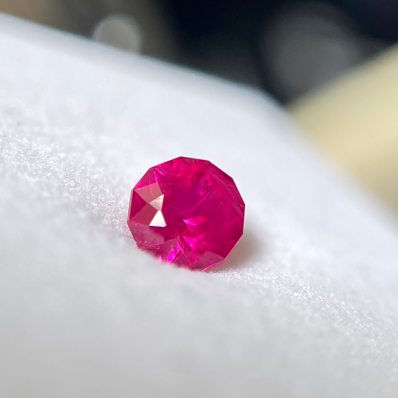 価値あるビルマ産ルビーをファンシーカット(12角形)で仕上げました💖0.340ct/ピアっちゃん作品