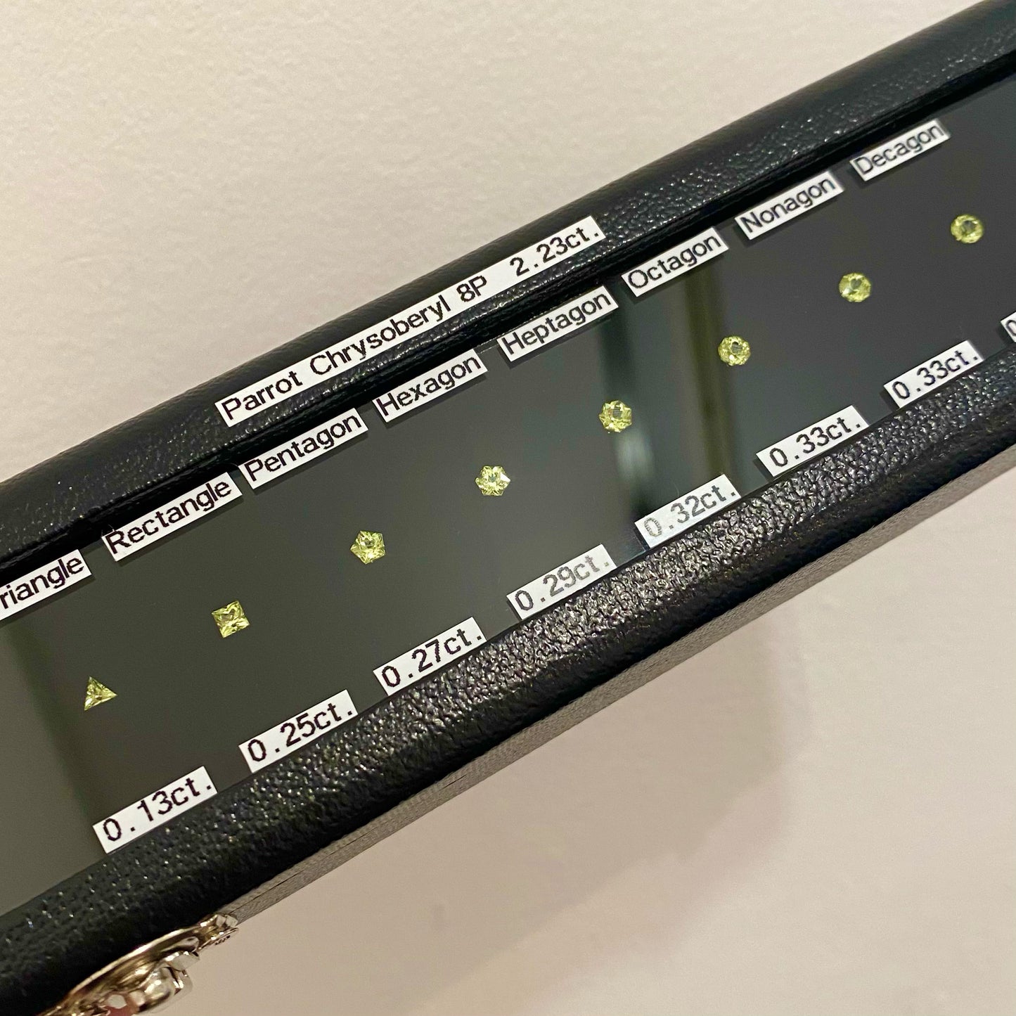 【9/1(木)終了‼️1ヶ月オークション】パロットクリソベリル2.23ct. ピアッちゃん作品