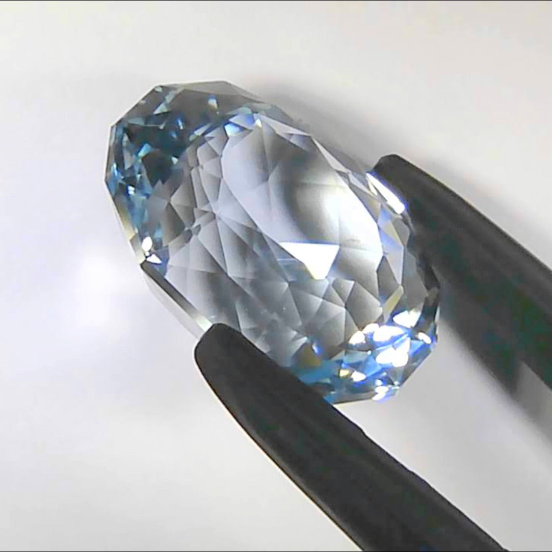 GemTreeIrmoðœãã«ãŒãããŒãº Blue Topaz 5.40ct / Cutter: Rei / Fancy Oval 12