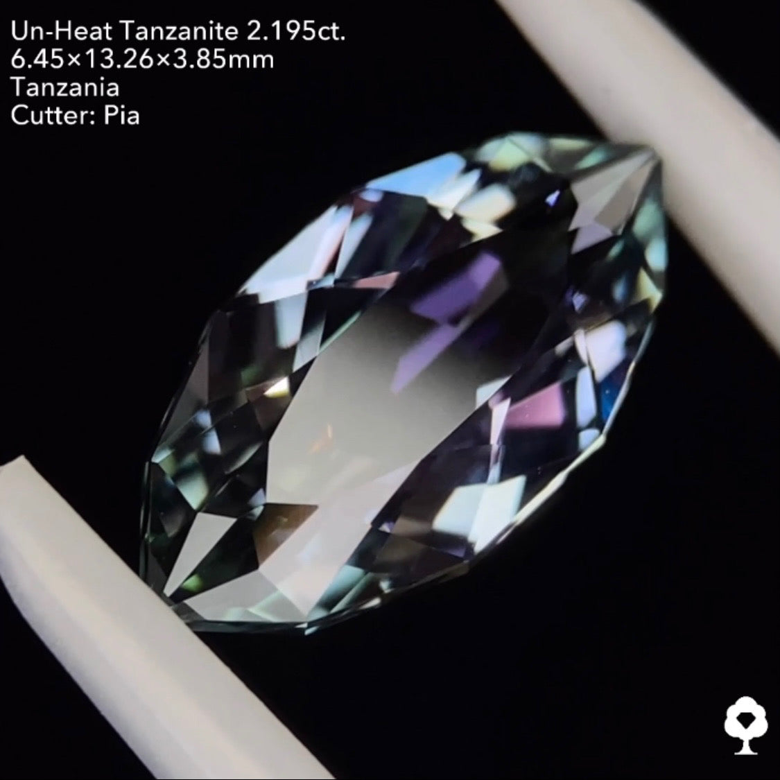 非加熱タンザナイト2.195ct. ファンシーマーキス ピアッちゃん作品