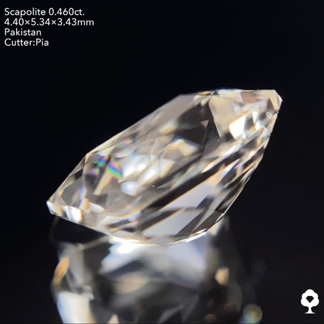 UV蛍光美しい煌めくラディアント系オクタゴン★スキャポライト0.460ct ピアッちゃん作品