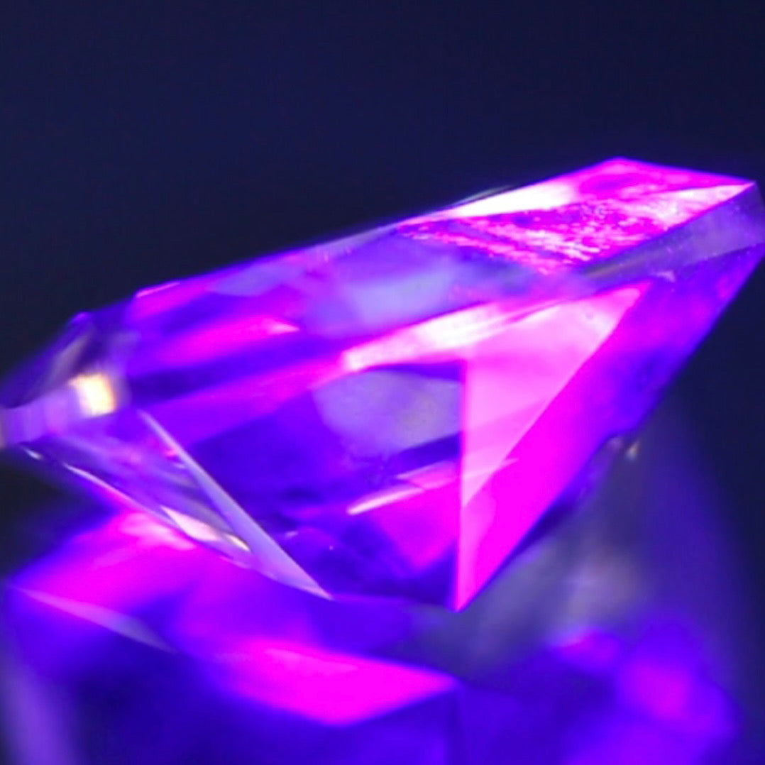 星屑シラーが煌めく超美スーパークッション★ラブラドライト3.23ct ピアッちゃん作品✨