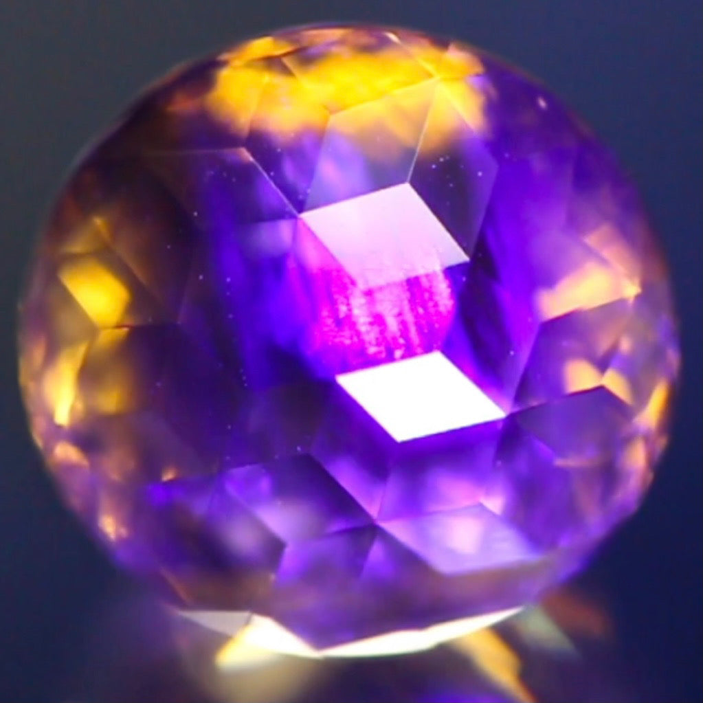 これぞ【キューブスターカット】濃厚ゴールドの美しい満月★ラブラドライト4.150ct ゲオちゃん作品✨こちらはクーポンはごめんなさい🙏
