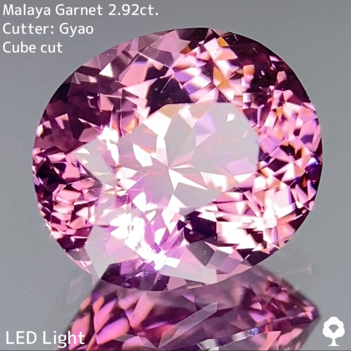 優しく可愛いピンクの細やかで強い煌めきを放つ変則キューブカット★マラヤガーネット 2.923ct【Cube cut】