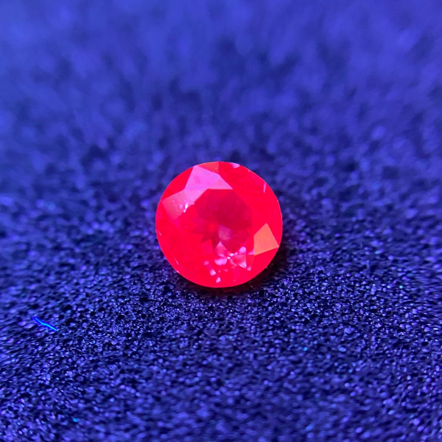 【20:20終了】鮮やかさ明るさ抜群の美色ラウンド★非加熱ルビー0.214ct ピアッちゃん作品