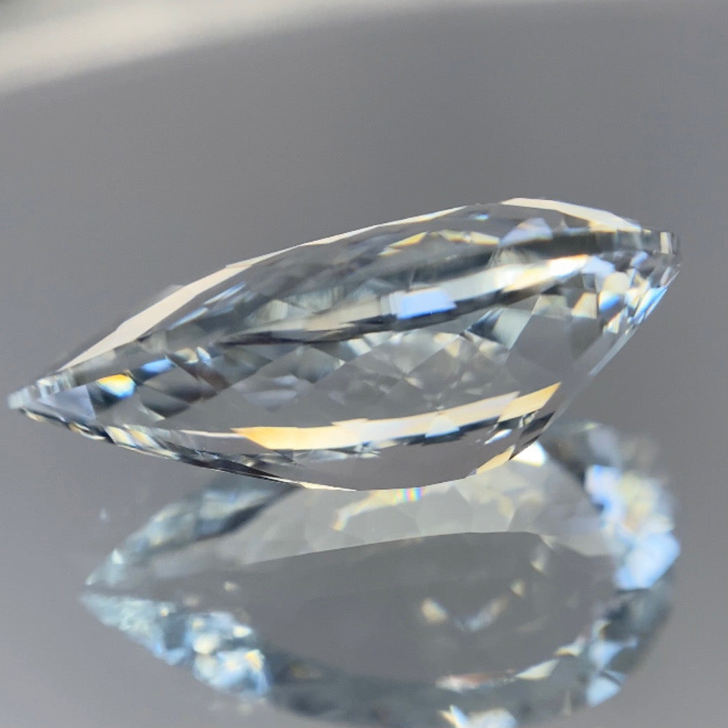 先端の細かい輝きがたまらないピアッちゃんの傑作★ゴッシェナイト2.697ct ピアッちゃん作品