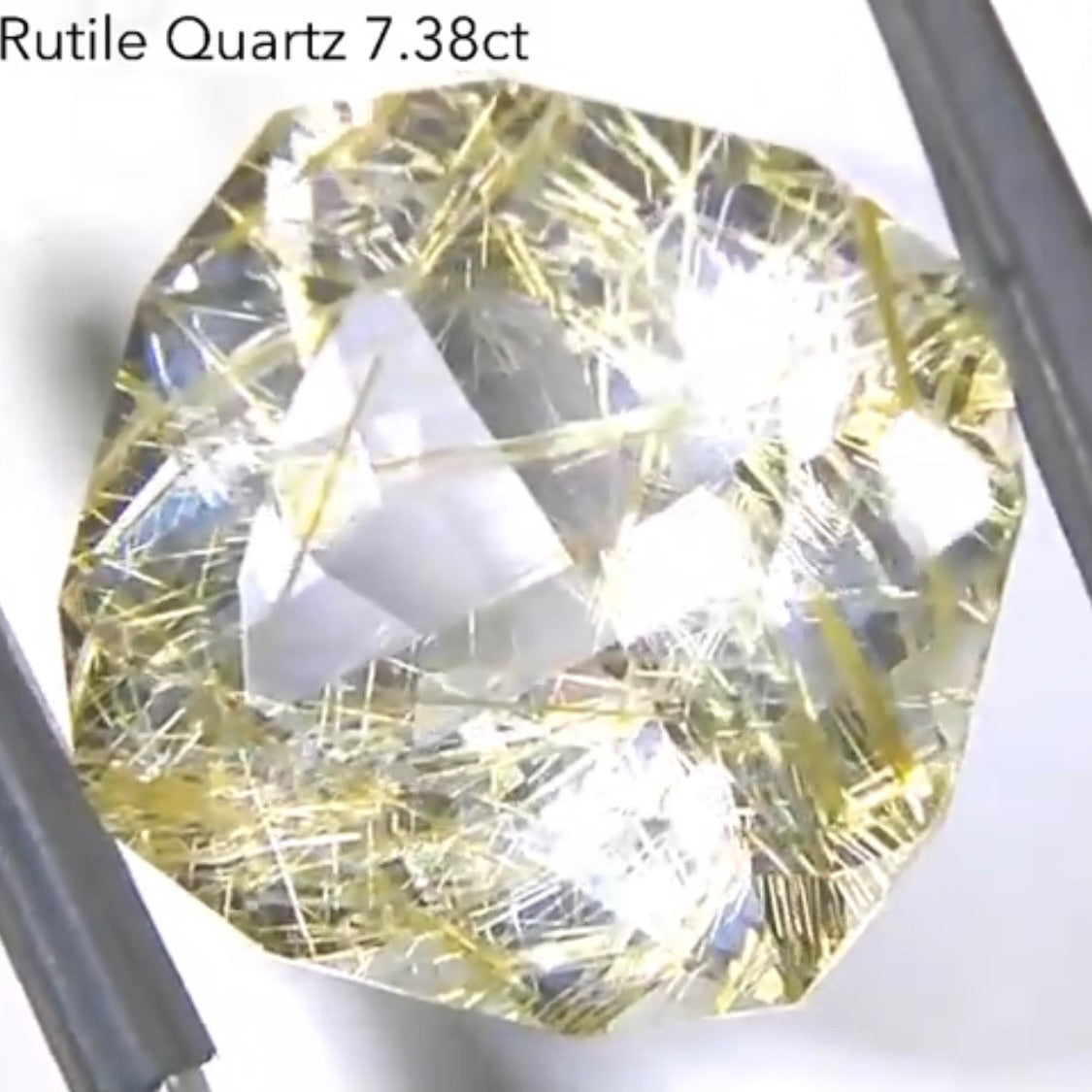 白金のルチルが交差する美ファンシークッション★ルチルクォーツ 8.34ct 師匠作品✨