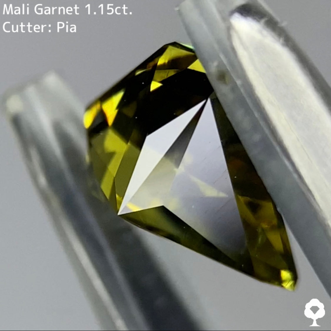 【ご落札者様専用】9ZBご利用価格★シャープな宝石形の深みある絶妙な色合いがクール★マリガーネット 1.157ct