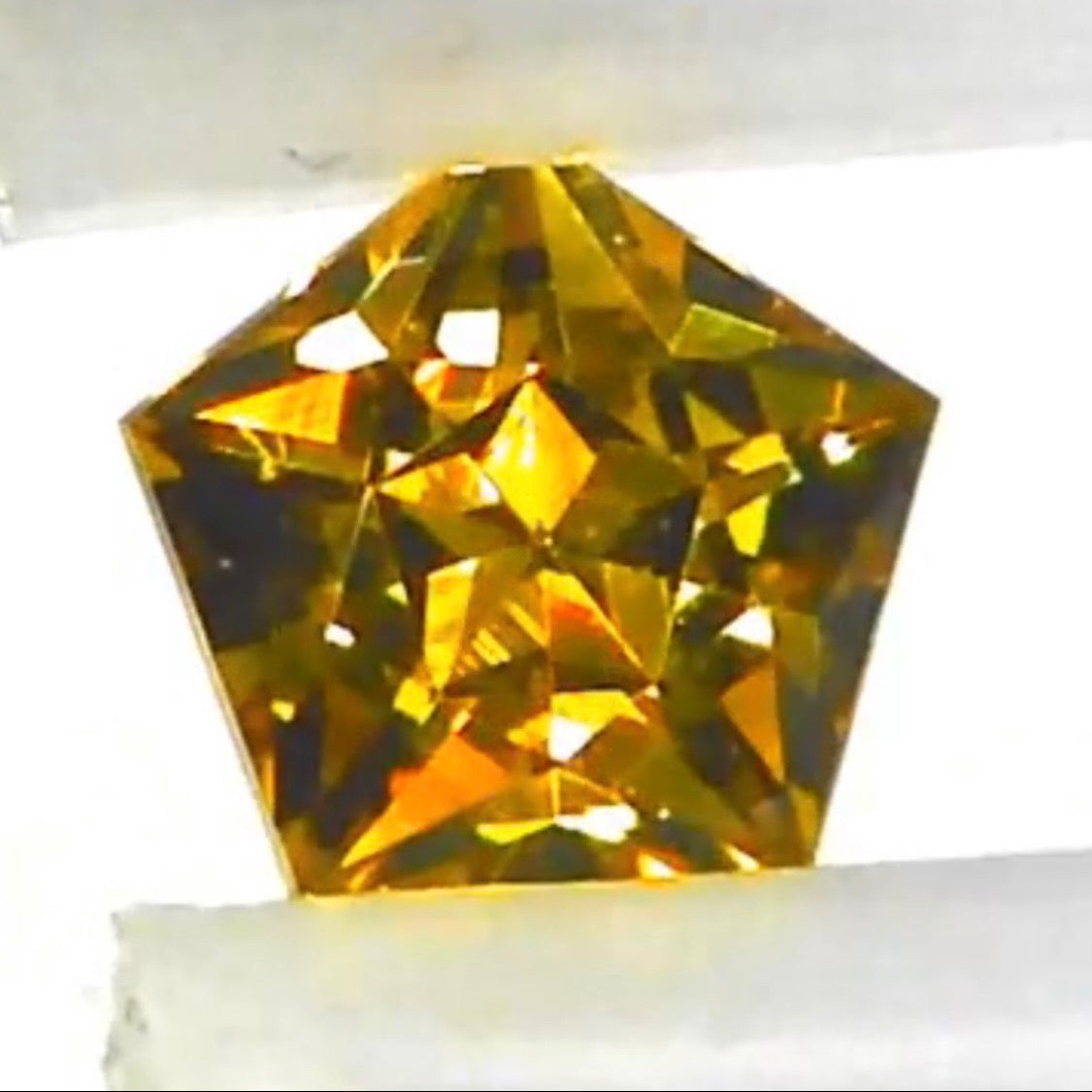 【6/11終了‼️1ヶ月オークション‼️】マリガーネット多色多角形8個セット 計2.36ct ピアッちゃん作品