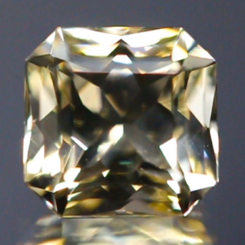 止まらない輝きの中に潜む美しい十字と成長線★ラブラドライト1.56ct 師匠作品✨こちらはクーポンはごめんなさい🙏