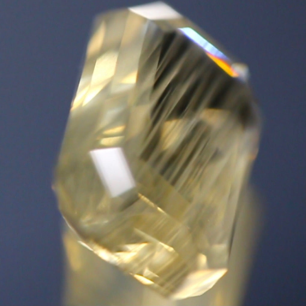 繊細なハープの弦のようなシラーが迫力満点★ラブラドライト6.06ct 師匠作品✨こちらはクーポンはごめんなさい🙏