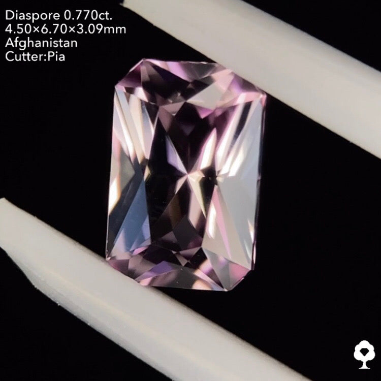【SOLD OUT】ダイアスポア0.770ctピアッちゃん作品★お問合せ特別価格★